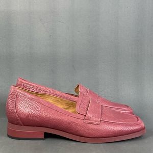 Vionic Sellah Leather Loafer Shoes Women's size 9.5 new without box